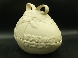 Keramik - Eierdose oval mit großer Schleife