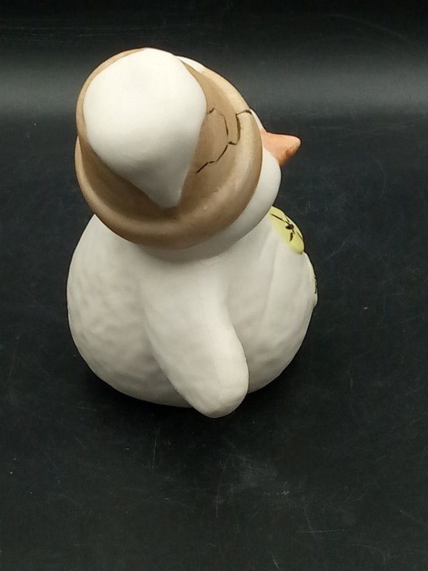 Porzellan - Schneemann mit Blumentopf auf dem Kopf