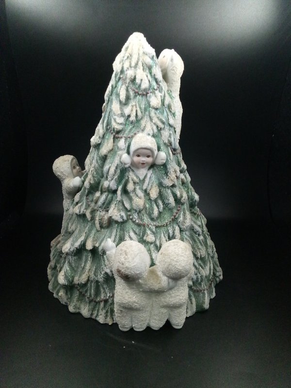 Porzellan - Weihnachtsbaum mit 6 Schneekinder