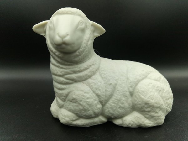 Porzellan - Schaf - liegend